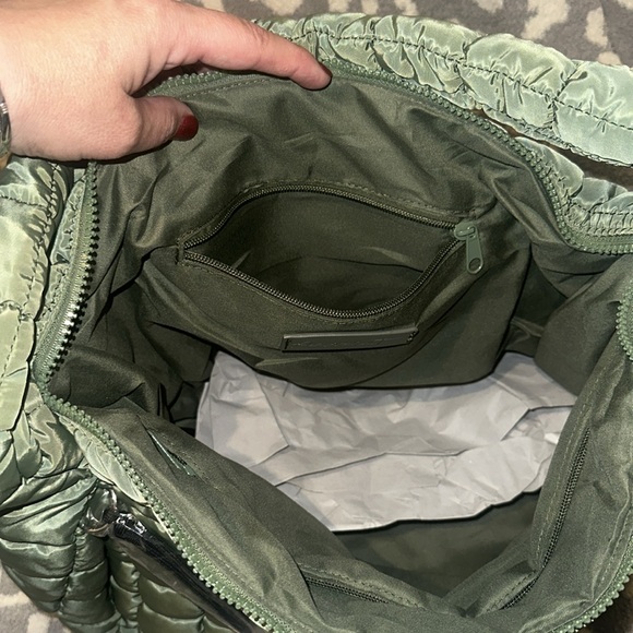 Free People FP Movement Quilted Carryall Bag in Washed Sage π New & Never Worn π - Picture 13 of 17